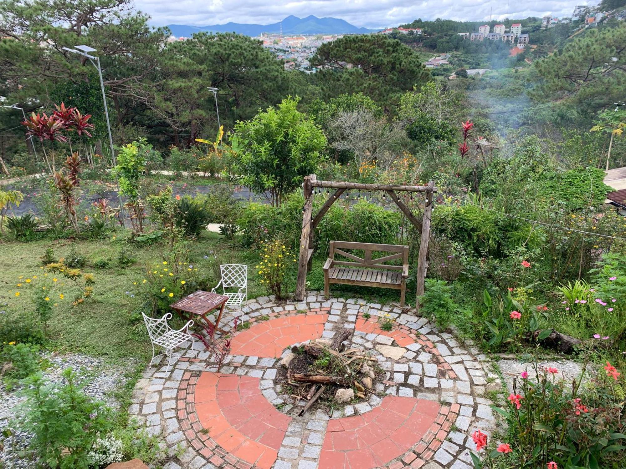 Romantic House On A Pine Hill Dalat Exterior photo